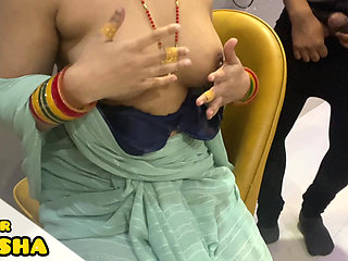 Alisha Bhabhi ko Galti se Mobile Mein Porn Dikh Gayi aur Devar Ne Pakad Liya....