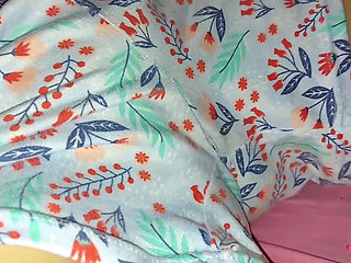 This Is How My Stepsister Is Surprised Under the Sheets