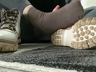 Smelly Feet and Toes after walking in BOOTS