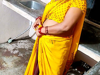 Desi Bhabhi Fuking Neighbour Boy's