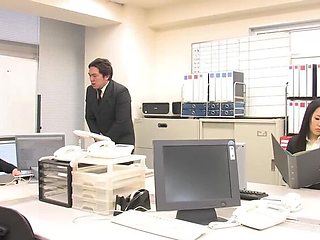 Japanese beauty Ai Mizushima's creampie from her new boss