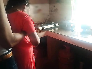 Mallu Wife Rubs Husband's Cock and Squirts Milk in Homemade Indian Sex