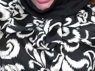 Raw Amateur Sex with My Hijabi Stepsister