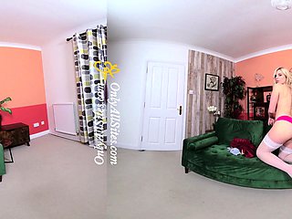 Close up MILF masturbation