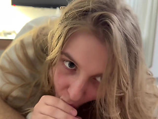 A Delivery Man with Big Dick Hard Fucks a Jucie Porn Actress and Cum in the Pussy