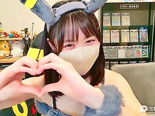 Erotic live chat with cute beautiful girl