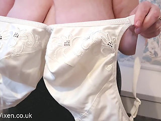 MATURE BBW LADY DRESSING AND UNDRESSING