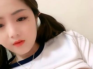 Amateur young teen solo masturbation on her livingroom