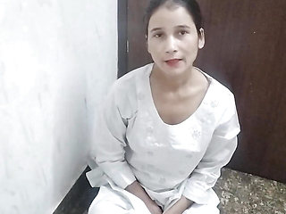 School girl ko kursi par baitha kar chod diya