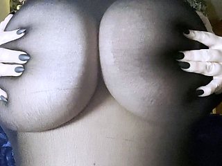 Big boobed babe masturbating
