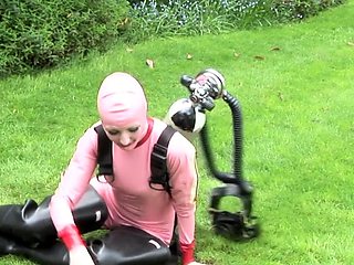 Amateur blonde slut outdoor banging following picnic