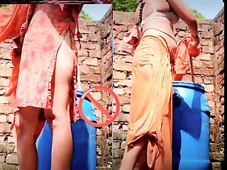 Mms Bhabhi Shares Nude Video While Taking Bath
