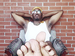 Move nicely my male toes (2026)