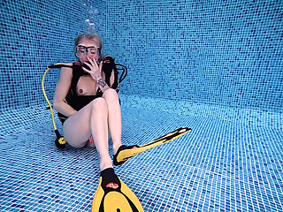 Underwater Dildo Fucking in Scuba Gear
