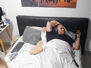 I urge my boyfriend to have sex.