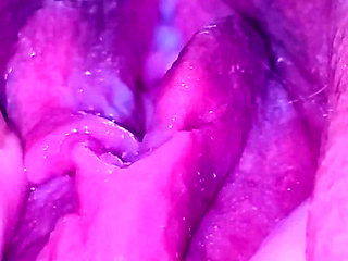 Watch my cute pussy piss (no audio)