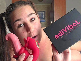 BBW Solo Masturbation with Medusa Dual-Tongue Vibrator - Pussy & Clit Play