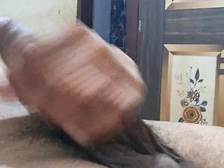 Deshi indian sex ladka apni step sister ke books ko dekh kar apna Kala mota Lund hilata hai hai jo bahut hi bada hai