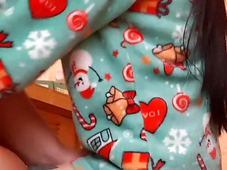 My Girlfriend and I Are Mutually Masturbating in the Kitchen While Our Housekeeper Is Preparing Breakfast