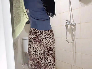 EPS. 18 - Hijab Malay teacher enjoys making love to Malay students in Penang hotel room