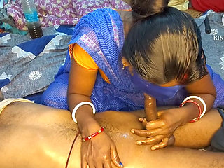 Indian desi village bhabhi ne chhath Puja ke din Apne sote hue devar ke land per dudh tapkaya bhabhi ne