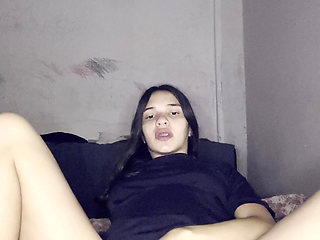 Vibrator Discharges in Pussy, Then Goes on Dildo