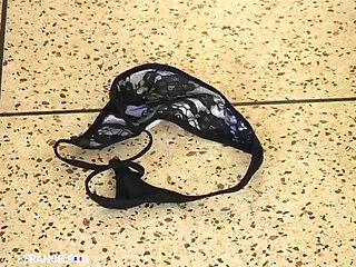 A Bitch From Marseille Offers Us a Beautiful Sodomy!