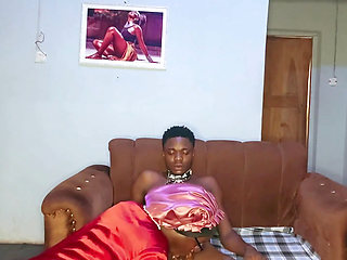 Baby Mama Drops by the House to Take This BBC and She Gives Hot Blowjob She's Nasty