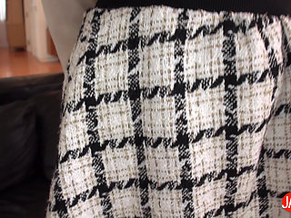 JAVHUB Aya Kisaki gets started while in the car