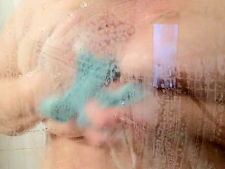 Kitty Queen Showing and Rubbing Her BBW Tits, Belly and Ass as She Showers