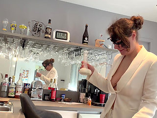 Subscribe Mym fan Faucettes takes a drink