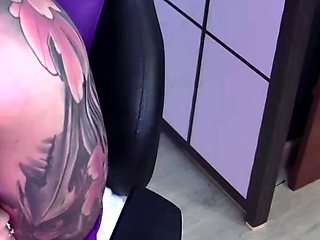Fatty girl who loves big cocks warms up for a hardcore sex