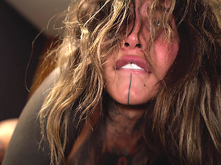 The Girl Who Knows About Tinder Invites Her Friends to Try My Big Date