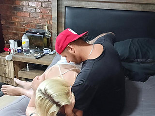 Finger a Blond and She Dident Love Iet