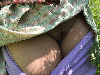 Desi Girlfriend Ritu Outdoor Blowjob & Cowgirl Sex - Full HD Village Fuck