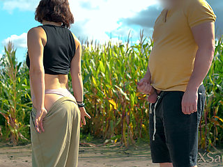 Outdoor Stranger Encounter: Petite MILF Cornfield Standing Sex & Cum on Ass