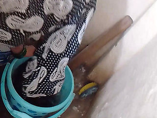 Wife who went to take a bath put his big again
