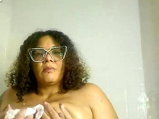 Going Live Chat with Me Whilst I Bathe