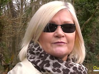 Mature Wife Lacey Starr Licks Liz Rainbow in Cheating Cunnilingus