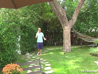 Veronica Avluv Therapy