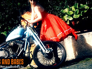 Amelia de luxe - bikes and babes tv sexy videos