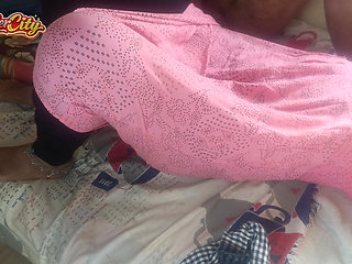 Housewife pink chudi hot fuck in bed