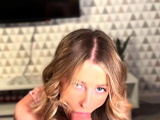 Poppyandzach Hottie Fucks And Gets Creampie On First Date