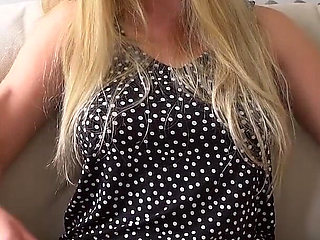 Elle Hunter - What Do You Think of My Knickers