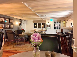 Teasing & quickie in pub