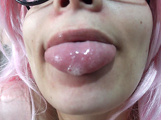 My Stepsister Does Tongue Fetish and Plays with Her Mouth and Then Shows Her Teeth