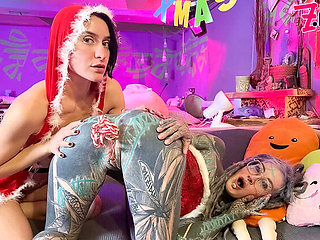 Happy Xmas Anal Threesome with Anuskatzz, Miss Flora, and Lily Lu