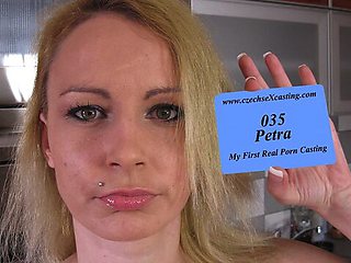 Fairytale Petra's curvy dirt