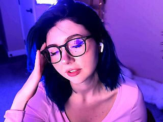 Brunette Solo Webcam Masturbation