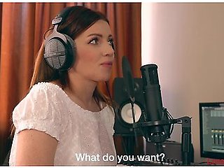 Singer Between Records Decided To Have Sex / Luna Roulette